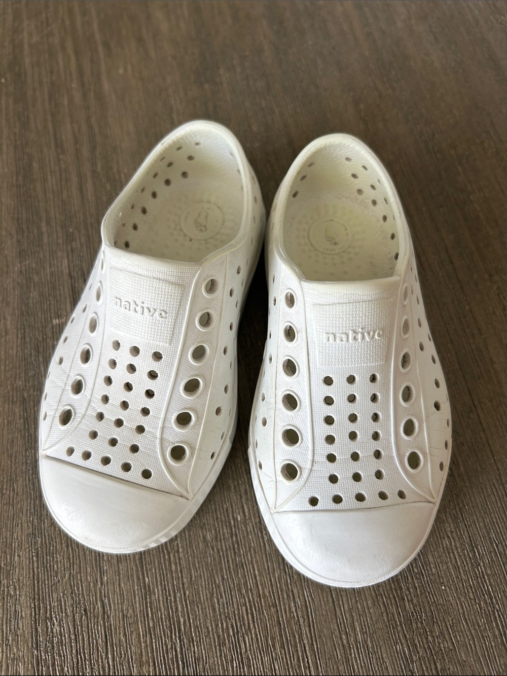 Native Jefferson Kids Water Shoe Slip-On White, Size C7.